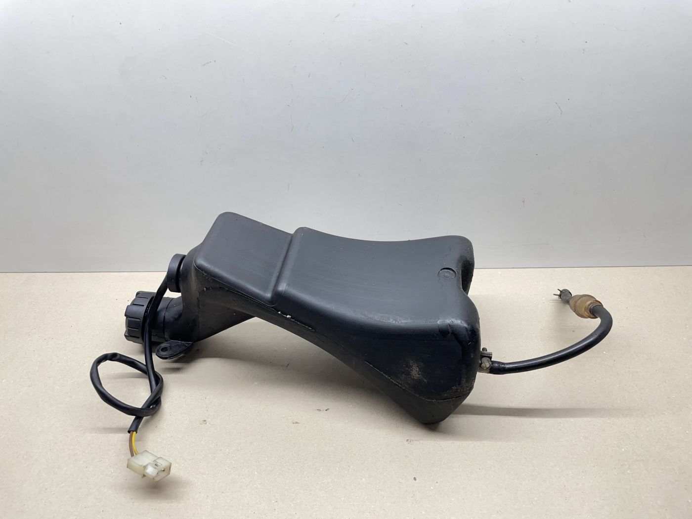Atala Byte RT10 - original Öltank oiltank Öltankstopfen Deckel  (102-17)