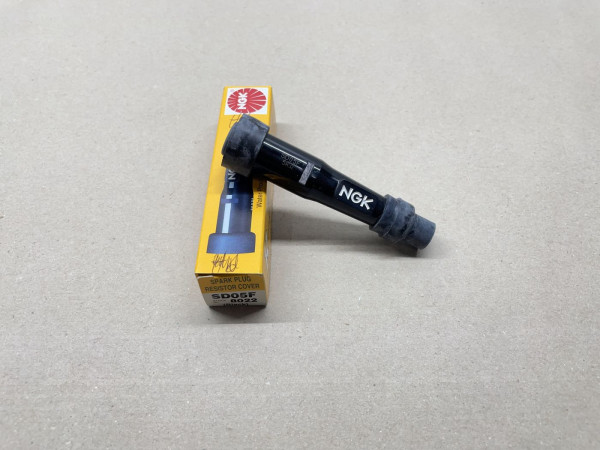Zündkerzenstecker gerade NGK SD05F NEU 5K Ohm Honda CB Yamaha Suzuki (39-77R)