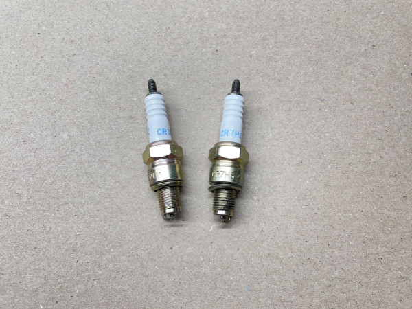 2x NGK Zündkerze CR7HSA - 50/125/150ccm 4Takt Roller zB GY6/QMB/QMA Motor (Z3)