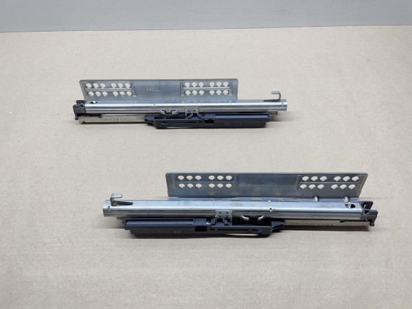1x Links + Rechts Hettich Vollauszug Quadro V6 YOU M (30 kg) Silent System 270mm EB21