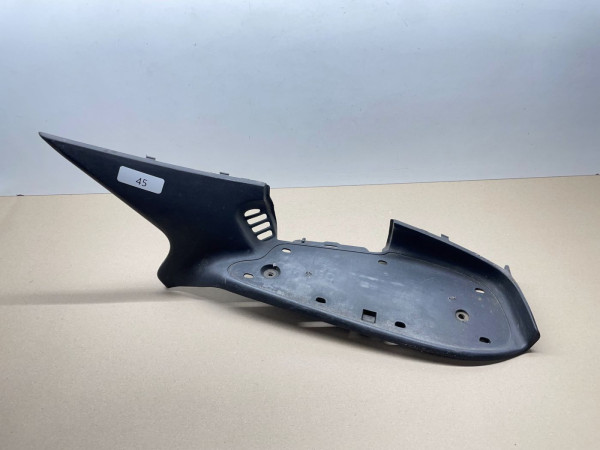 Gilera Runner 50 125 180 - original Trittbrett rechts Fußablage Verkleidung (109-13)