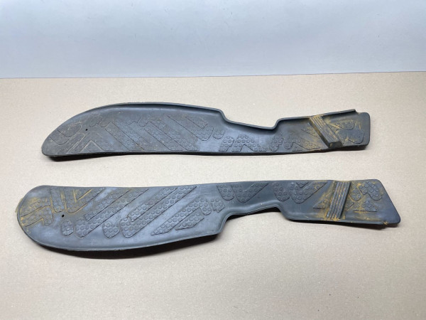 Malaguti F15 - Gummimatte links rechts Fußablage Fußmatte Trittbrett (109-13)
